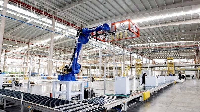 智馭未來(lái)，綠動(dòng)新篇 康佳集團(tuán)以智能機(jī)器人研發(fā)為引擎，新質(zhì)生產(chǎn)力實(shí)踐漸入“佳”境