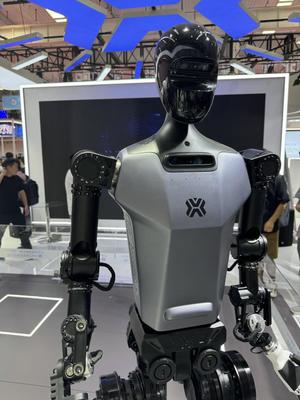 進廠“打工”、人機共融 解碼人形機器人發展新趨勢